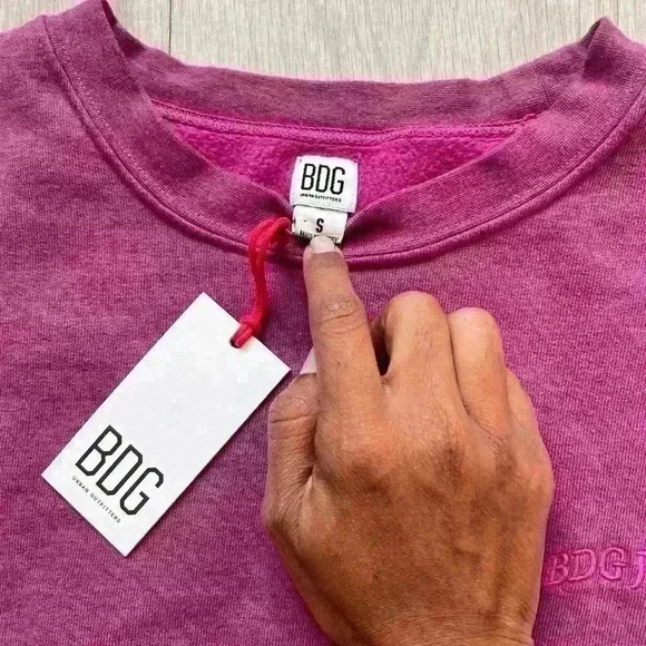 NWT BDG URBAN OUTFITTERS Cropped Bubble Hem Sweatshirt Purple Size S - Picture 3 of 4